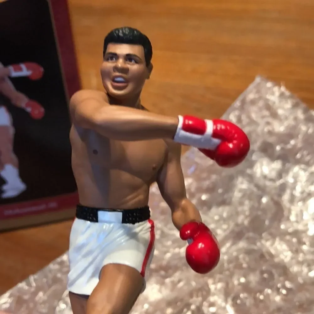 Hallmark Muhammad Ali ornament 1999‎